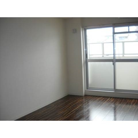 ラ・メゾン・ドゥ日名中町の居間・リビング