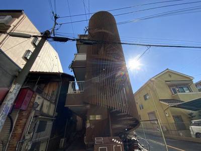 【外観】 | ベストレジデンス相川Ⅳ | 螺旋階段のマンションです。