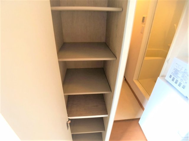 【玄関】 | 設備仕様は号室により異なる為、現況を優先とします。