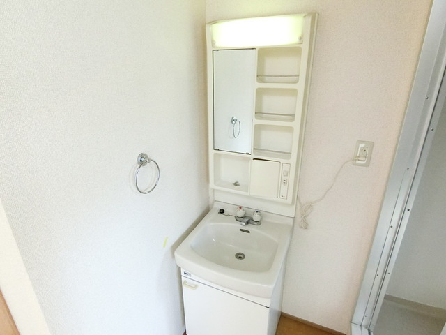 シティハイム　ソファレAの洗面所|独立洗面台