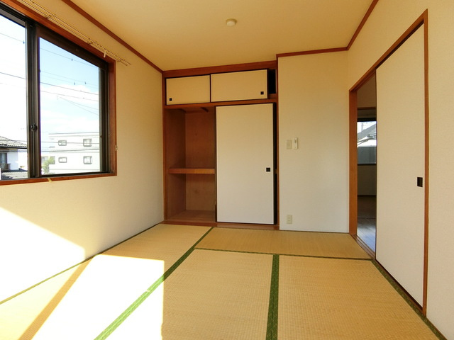 シティハイム　ソファレAの和室|2面採光