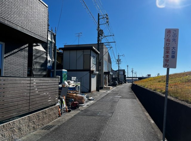 静岡市駿河区中島の新築一戸建の前面道路含む現地写真