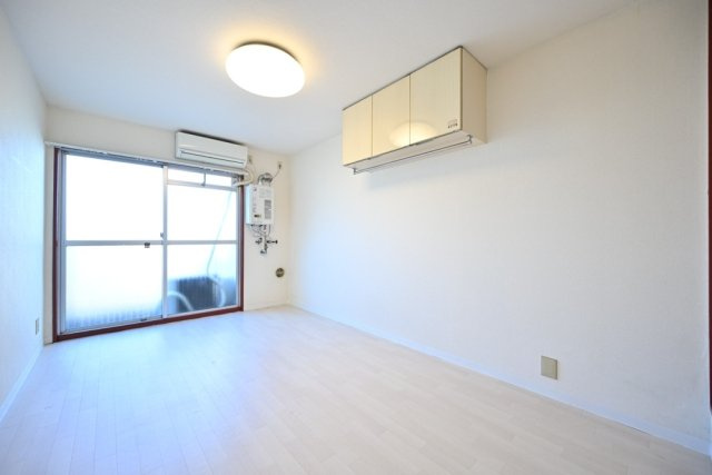 メゾン・ド・ブリーヤン　分譲　敷金礼金0　駅近の居間・リビング