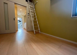 【居間・リビング】 | ウキ池袋西 | ロフト付き♪宅配BOX♪