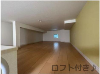 【内装】 | ウキ池袋西 | 同仕様写真
ロフト付き♪宅配BOX♪