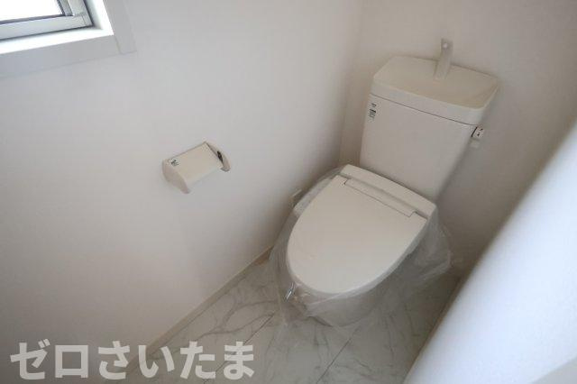 《仲介手数料無料》北区奈良町8-17新築一戸建てグランパティオのトイレ
