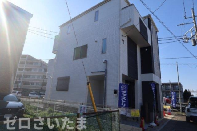 《仲介手数料無料》北区奈良町8-17新築一戸建てグランパティオの外観|東側の道路は通り抜けできません(行き止まり)