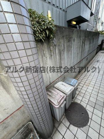 ブルークレールKのエントランス