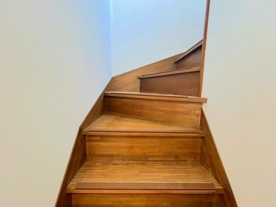 【中古】川越市下広谷リフォーム中古住宅の内装|階段です