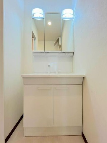 【中古】川越市下広谷リフォーム中古住宅の独立洗面台|朝の身支度に欠かせない洗面台です！新品です！