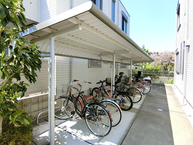 カーサ　コンフォルトＡのその他共用部分|★屋根付き駐輪スペース★