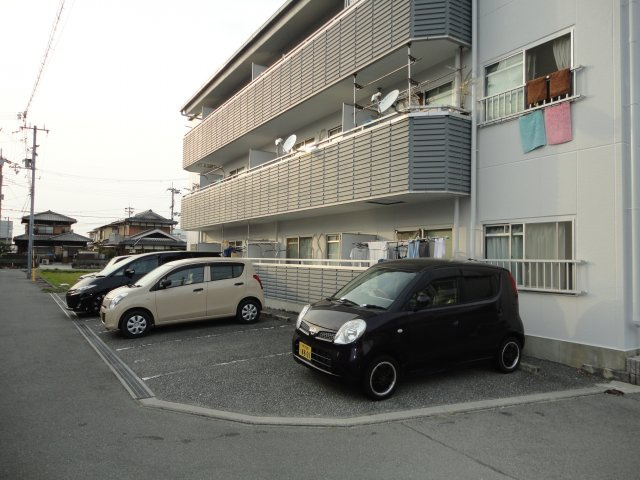 シェトアＴＪＭの駐車場