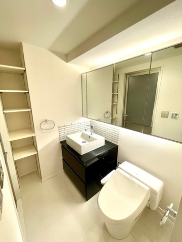 新品家具付きマンション宇田川町16(KaGood東京)の洗面所