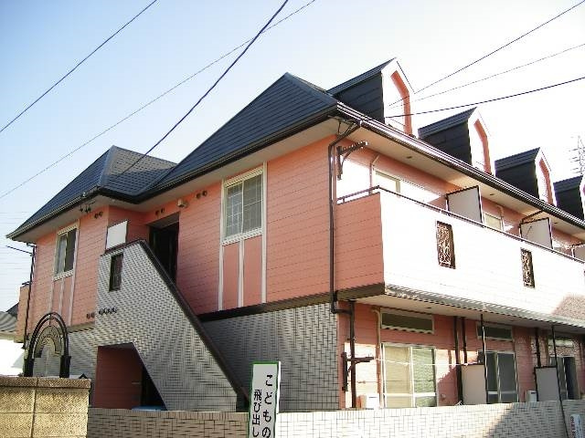 パレス六名の外観