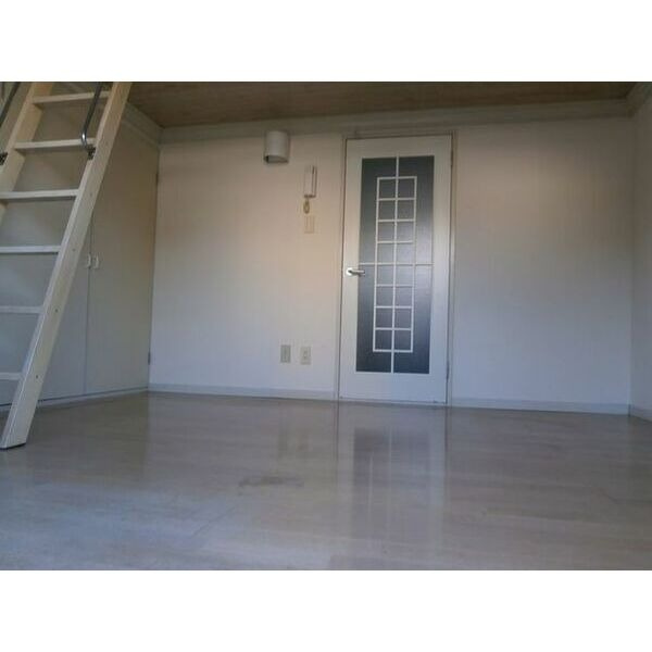 パレス六名の居間・リビング