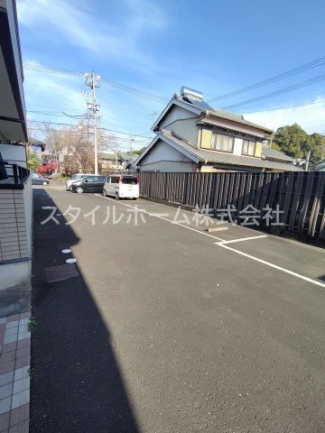 グランデージTogaの駐車場