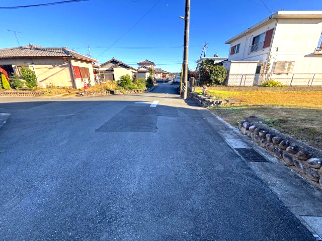 【前面道路含む現地写真】の画像