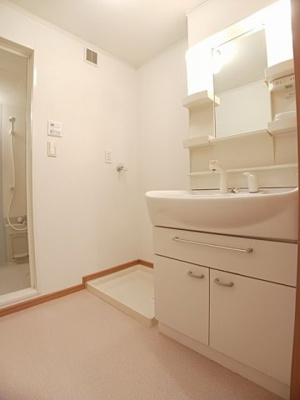 【洗面所】 | グリーンヒルミヤケⅠ | ゆったりとスペースのある洗面所