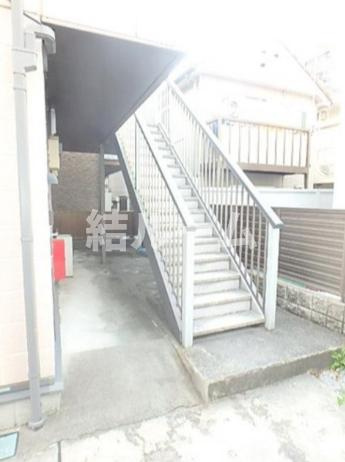 練馬区小竹町２丁目のアパートのロビー