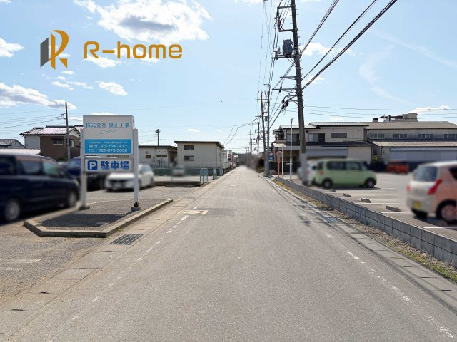 土浦市生田町第4　新築戸建て　5号棟の前面道路含む現地写真|『今から見たい！』大歓迎です♪
お気軽にＲ－ｈomeまでお問い合わせください。
