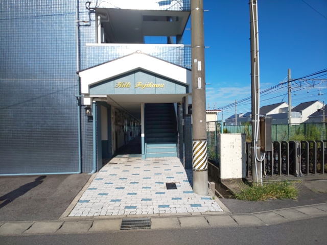 ヒルズ藤川（Hills　Fujikawa）のエントランス