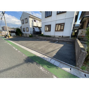 フレグランスシスルの駐車場