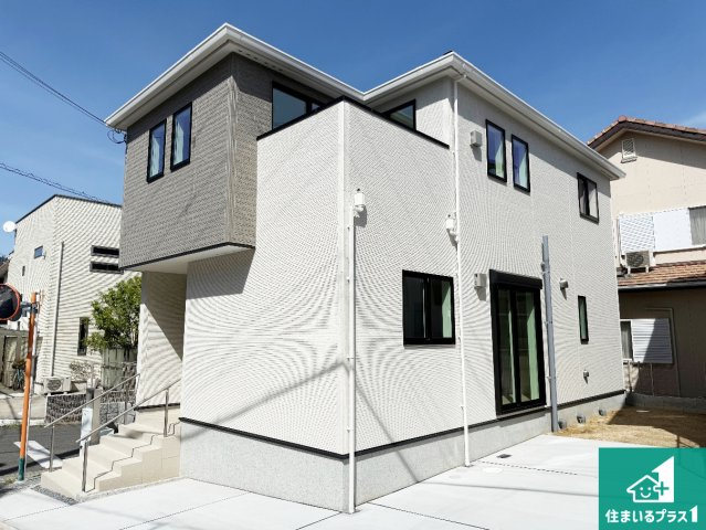 羽曳野市羽曳が丘西　第1期　新築一戸建ての外観|お客様に長く安心して住んでいだだける事にこだわった家づくり！住んでからのアフターサービスにもしっかりと取り組んでいます！