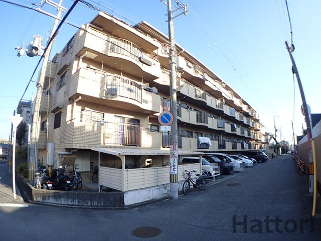 サンフラッツ南桜塚の外観