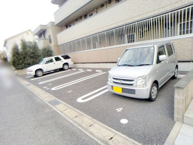 グランシップ蘇我の駐車場