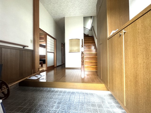 東区石山3丁目　中古戸建の玄関