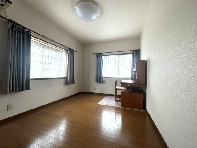 東区石山3丁目　中古戸建の洋室