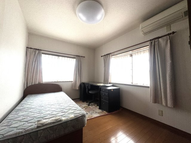 東区石山3丁目　中古戸建の洋室