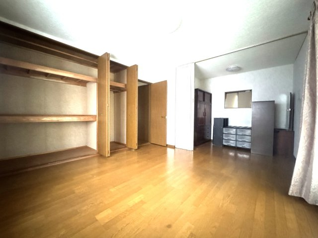 東区石山3丁目　中古戸建の洋室