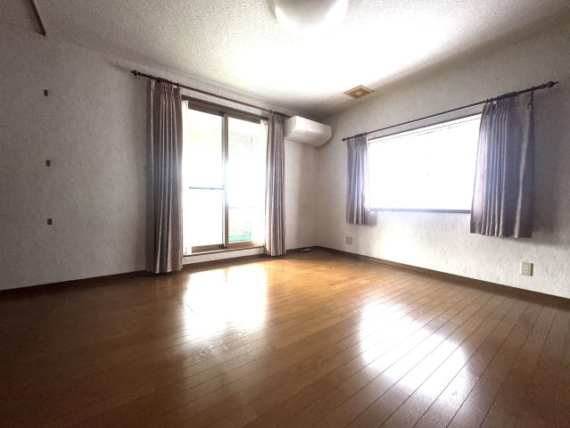 東区石山3丁目　中古戸建の洋室