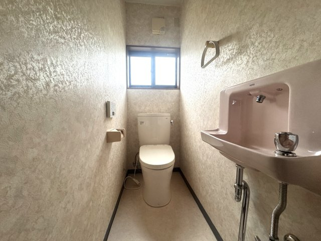 東区石山3丁目　中古戸建のトイレ