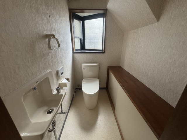 東区石山3丁目　中古戸建のトイレ