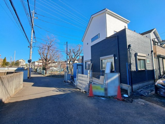 【前面道路含む現地写真】 | 東久留米市浅間町2丁目　新築一戸建住宅　全1棟　(保谷店) | 自然環境と調和した良好な住環境
