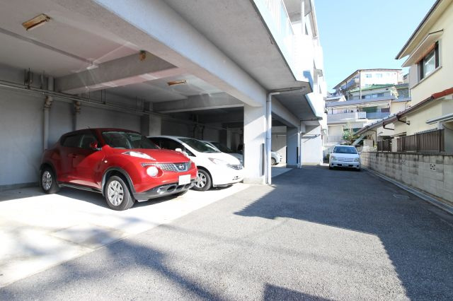 ベルトピアアサギリの駐車場