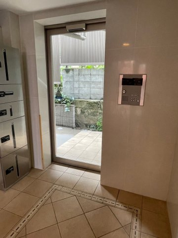 目白台ヒルズのエントランス