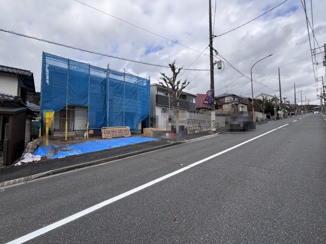 新築戸建　上安4丁目の前面道路含む現地写真