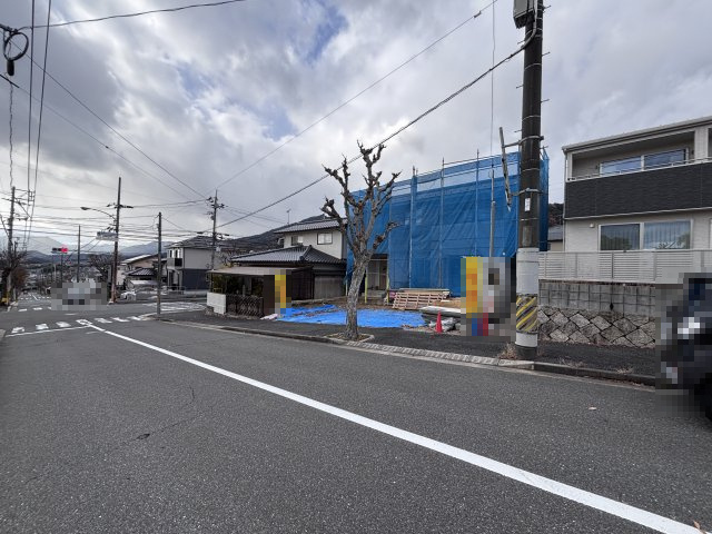 新築戸建　上安4丁目の前面道路含む現地写真
