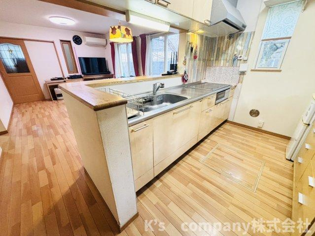 ◎茅ヶ崎市芹沢　中古戸建◎のキッチン|全体を見わたせる対面式キッチン♪