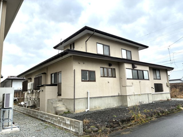 米沢市下花沢３丁目　二階建て中古住宅の外観