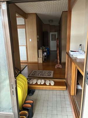 【玄関】 | 米沢市下花沢３丁目　二階建て中古住宅