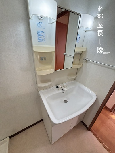 グローイングコートの独立洗面台