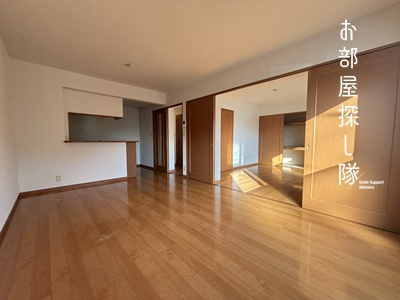 グローイングコートの居間・リビング