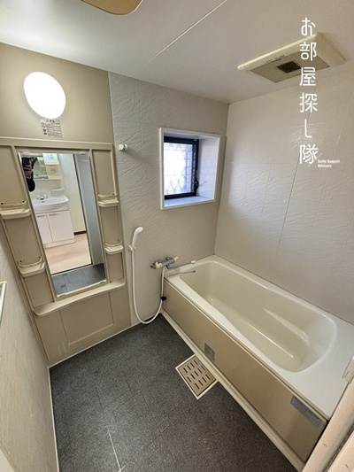 グローイングコートの浴室