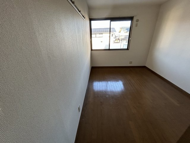 ハイカムール高須A棟の洋室|明るい洋室です