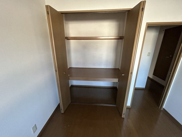 ハイカムール高須A棟の収納|ちょっとした収納スペースも充実しています