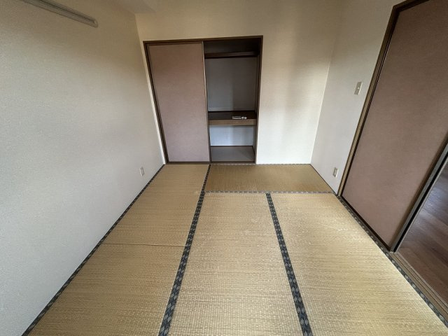 ハイカムール高須A棟の和室|来客時にも便利な和室付き